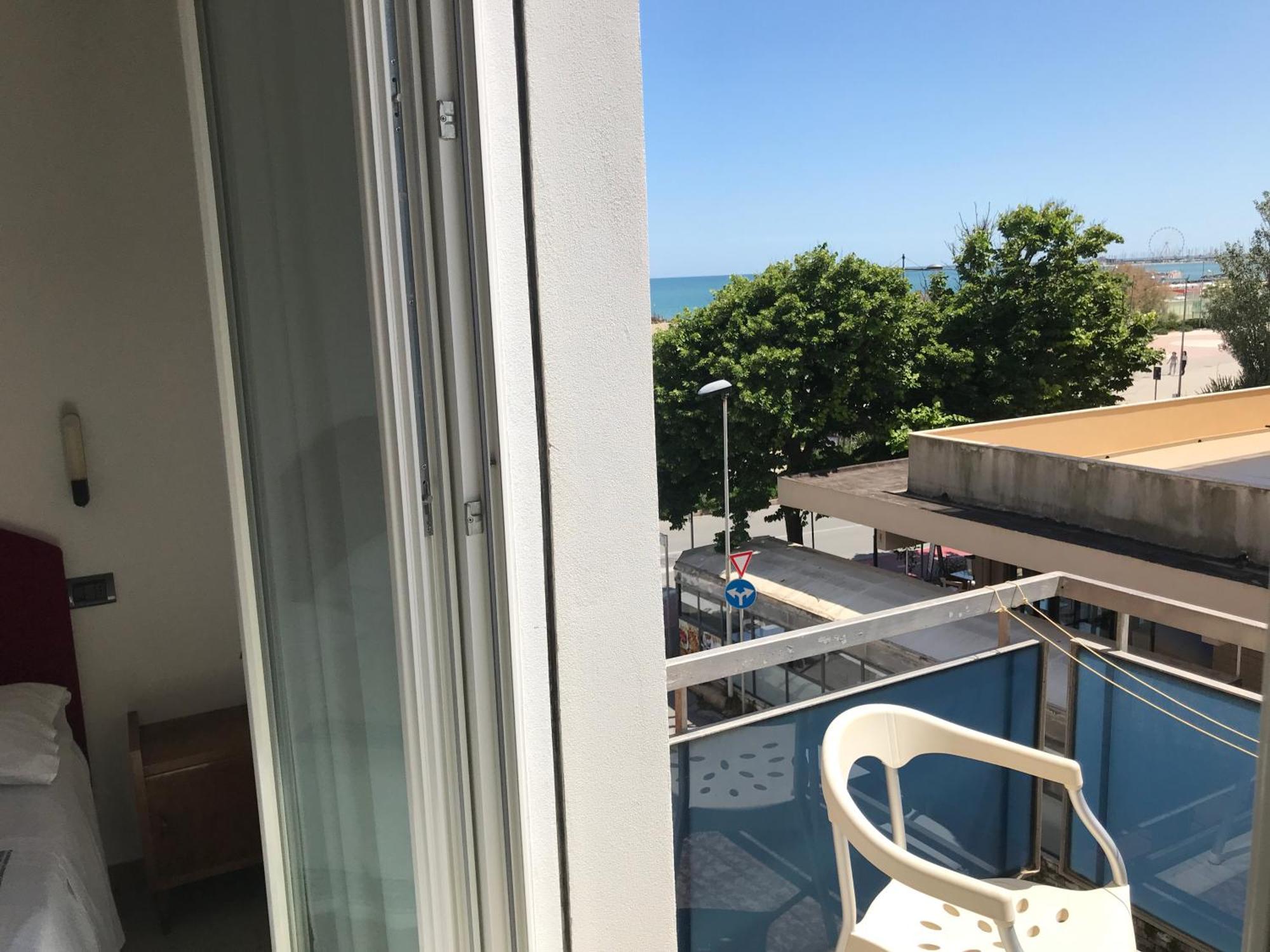 Hotel L&V 里米尼 外观 照片